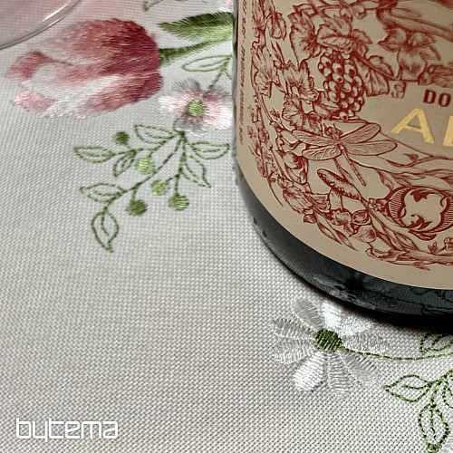 Mantel y pañuelo bordados RAMO DE TULIPANES