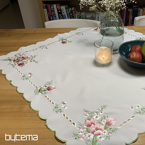 Mantel y pañuelo bordados RAMO DE TULIPANES