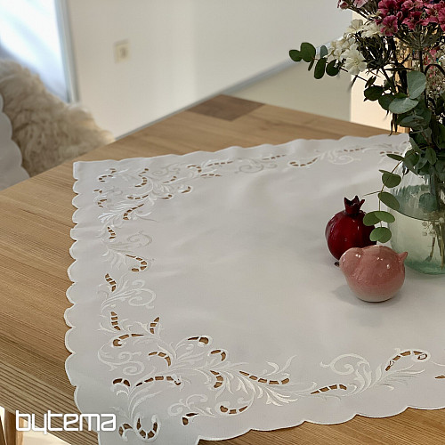 Mantel y pañuelo WHITE DREAM bordado