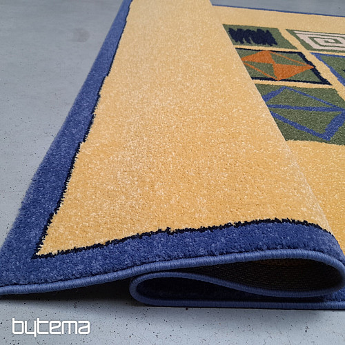 Alfombra moderna con piezas geométricas