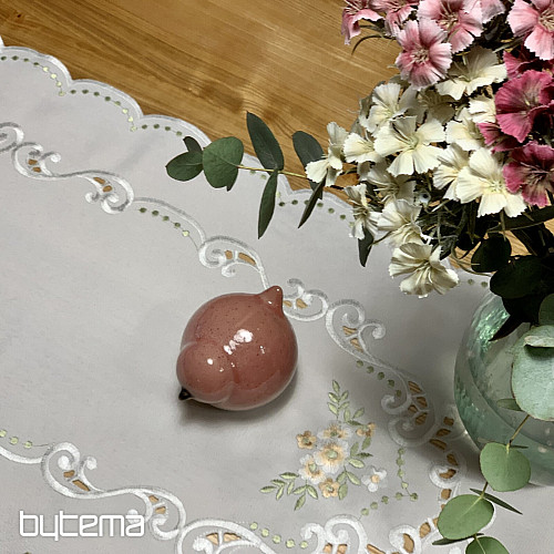 Mantel y pañuelo FLORES albaricoque bordado