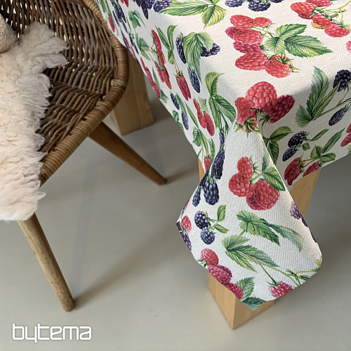 Mantel con estampado de frambuesas y moras.