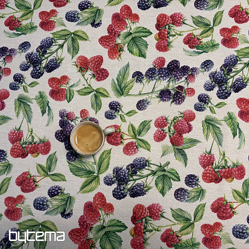 Mantel con estampado de frambuesas y moras.