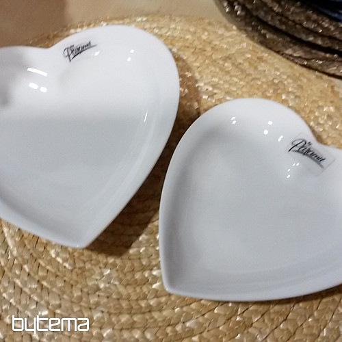 El corazón del plato es blanco.