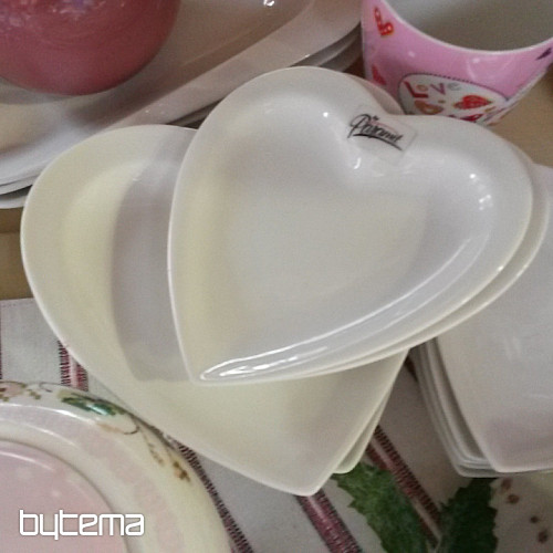 El corazón del plato es blanco.