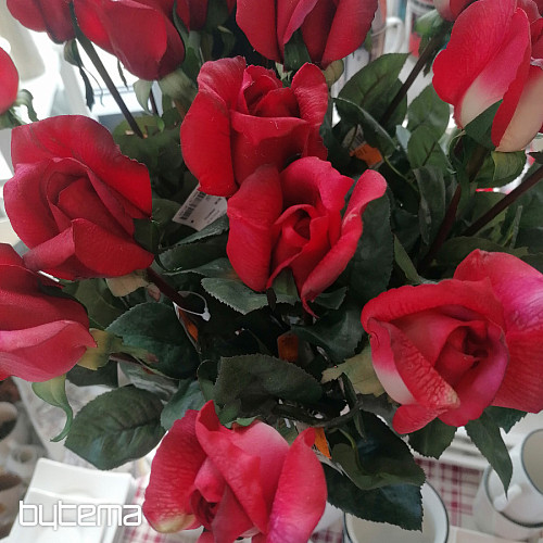 Capullo de rosa rojo 70 cm