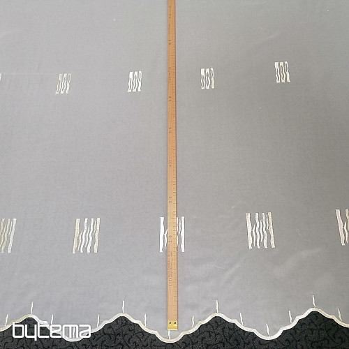Cortina de voile color crema con bordado dorado